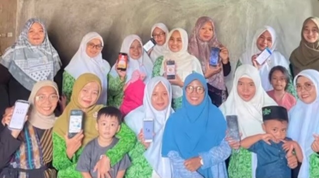 Pemberdayaan Ibu Rumah Tangga Melalui Desain Canva untuk Umkm di Desa Totokaton, Punggur, Lampung Tengah
